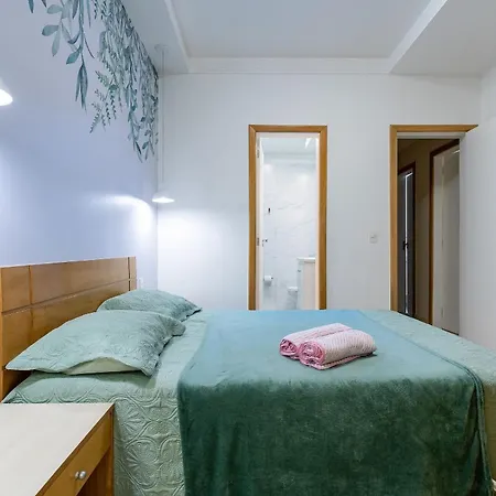 Novo. Vista Lateral Para A Praia, 2 Ou 3 Quartos, Wi Fi, Cozinha Completa E Ar.-2